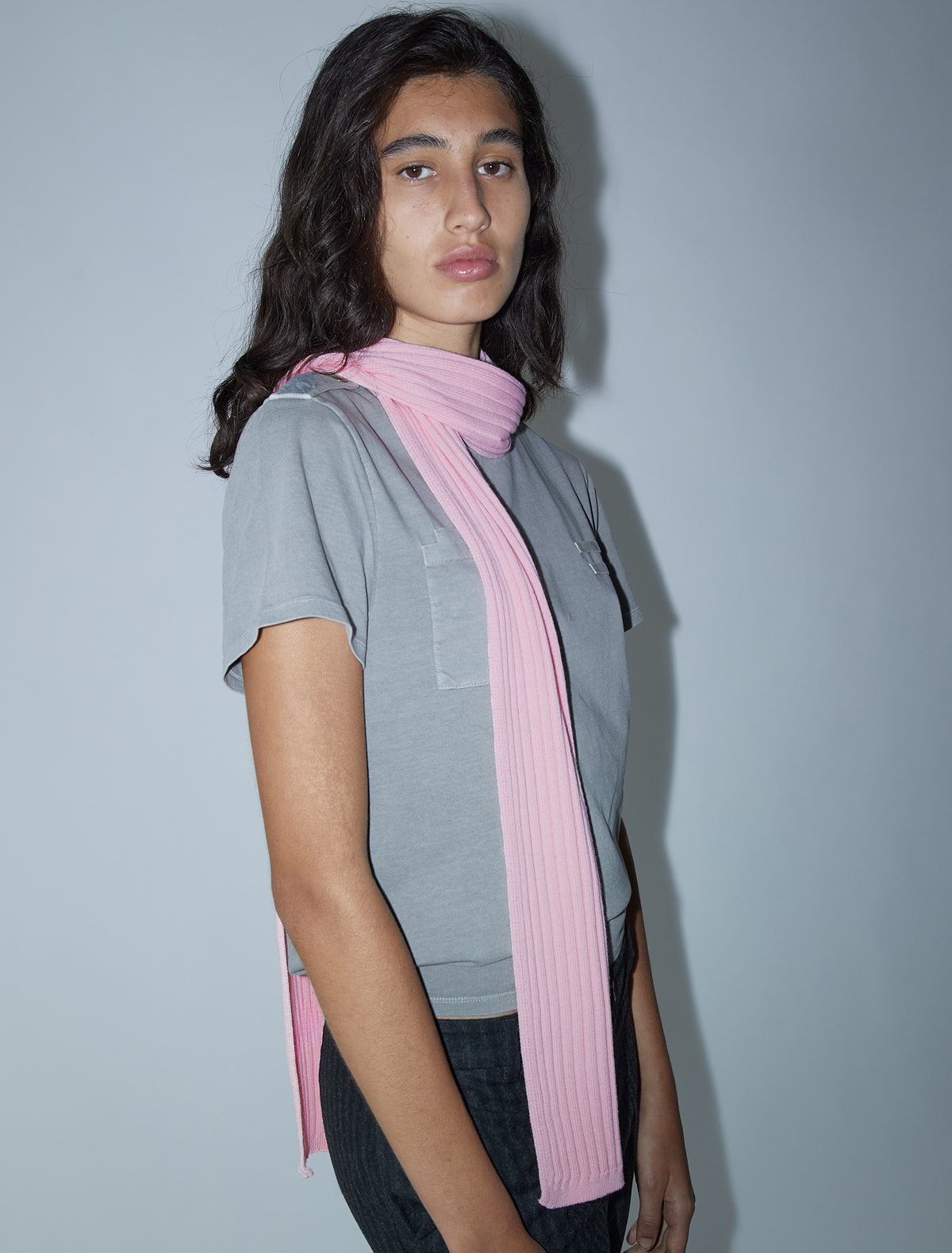 Spaghetti ribbed multiposition scarf buttons pink