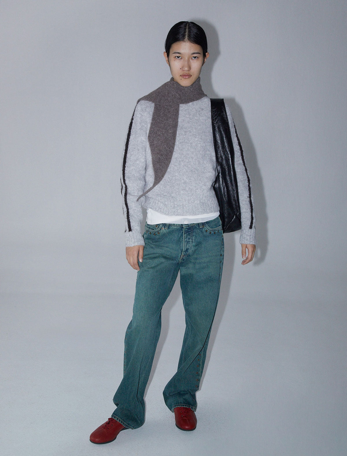 Coucou warm knitted bonnet wide tie taupe