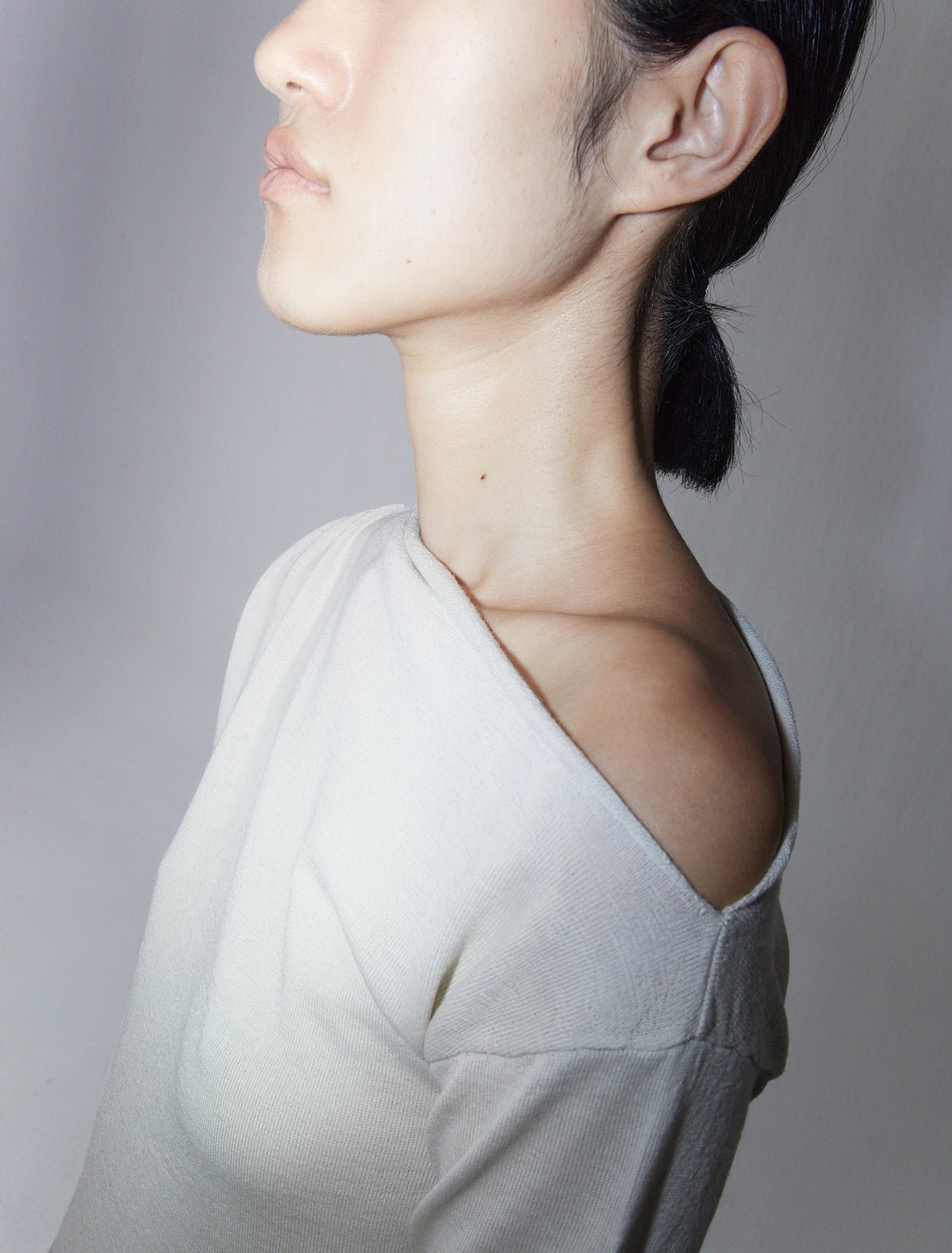 Latam asymmetric fitted wool sweater offwhite