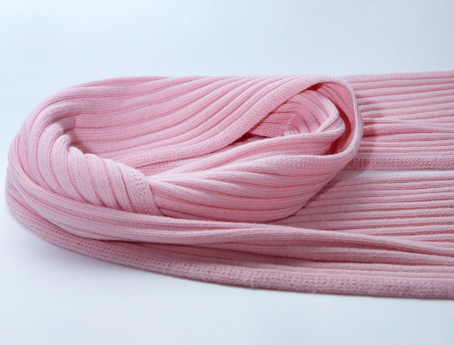 Spaghetti ribbed multiposition scarf buttons pink