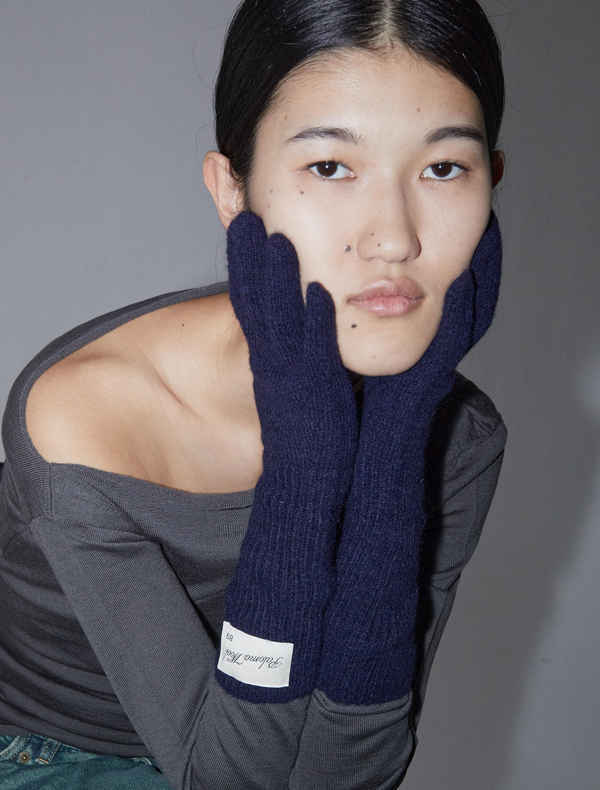 Peter knitted gloves label darknavy