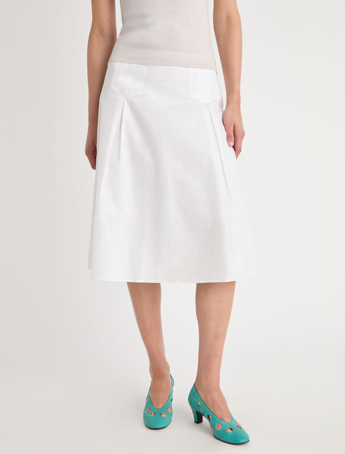 DIMI-White midi skirt with a flared silhouette and front pocket