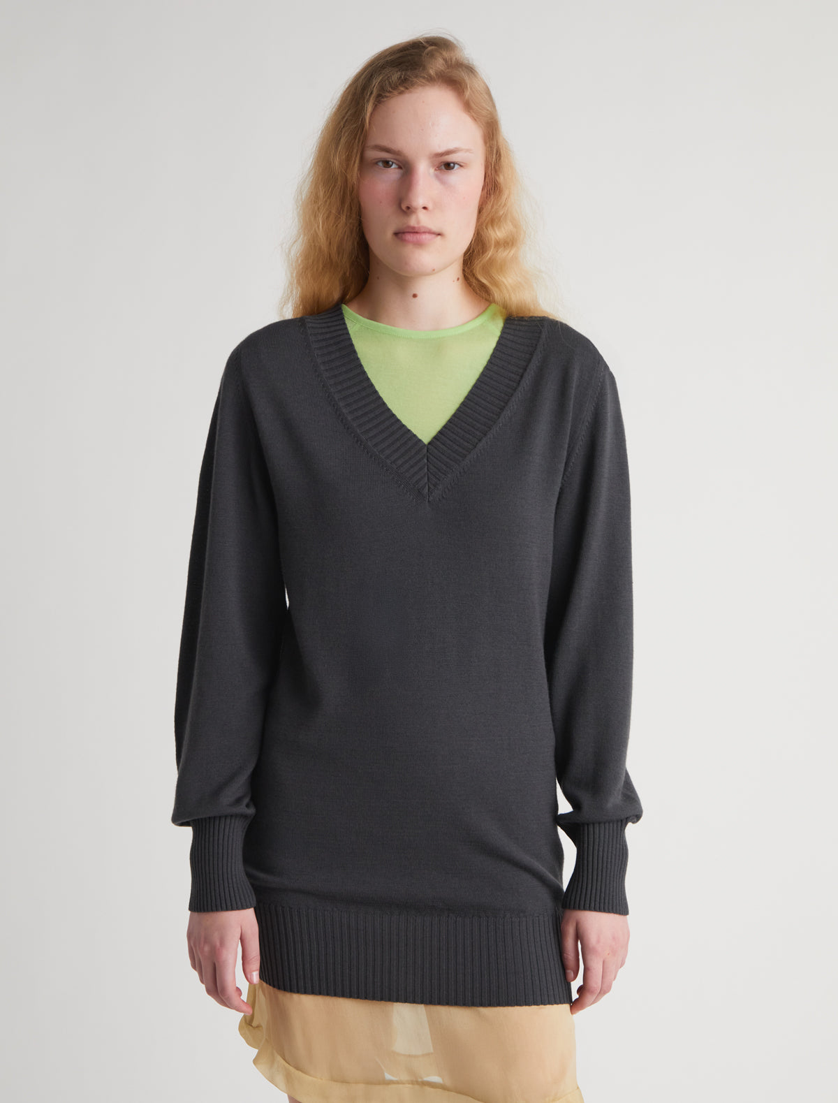 JUMP-Grey v-neck knit sweater with dropped shoulders – paloma wool