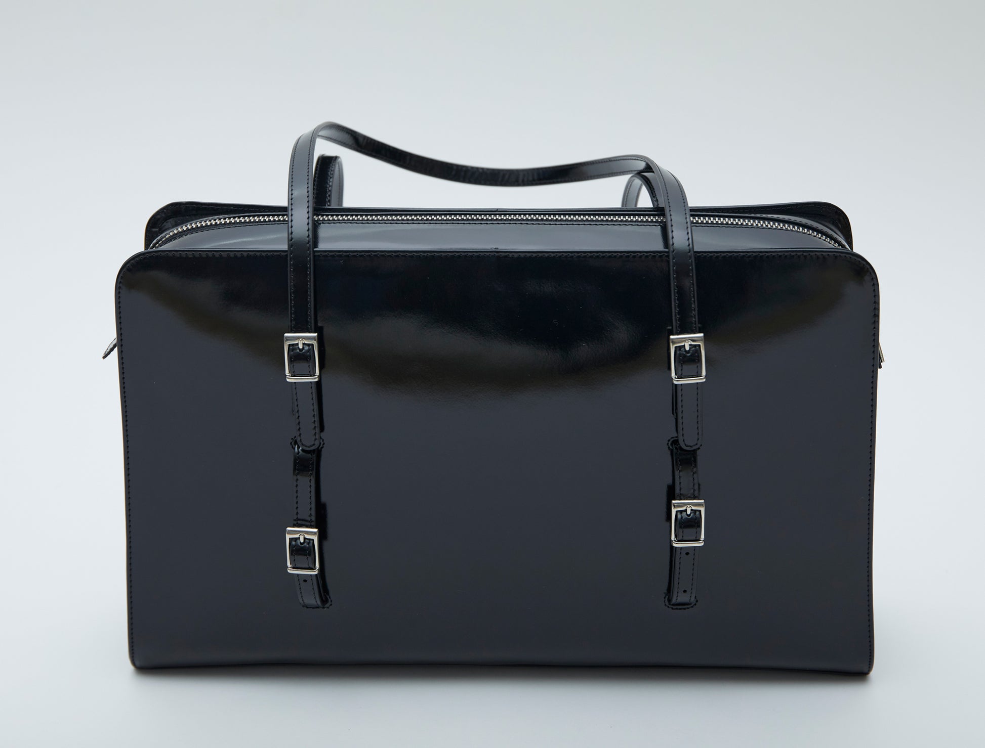 Caye new leather bag embossed logo black