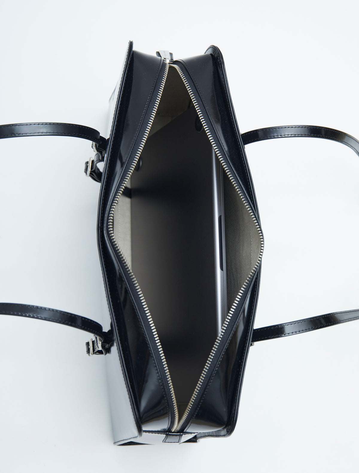 Caye new leather bag embossed logo black