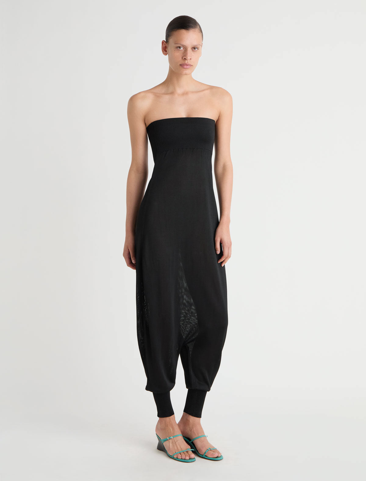 GELO-Strapless jumpsuit with a balloon leg – paloma wool
