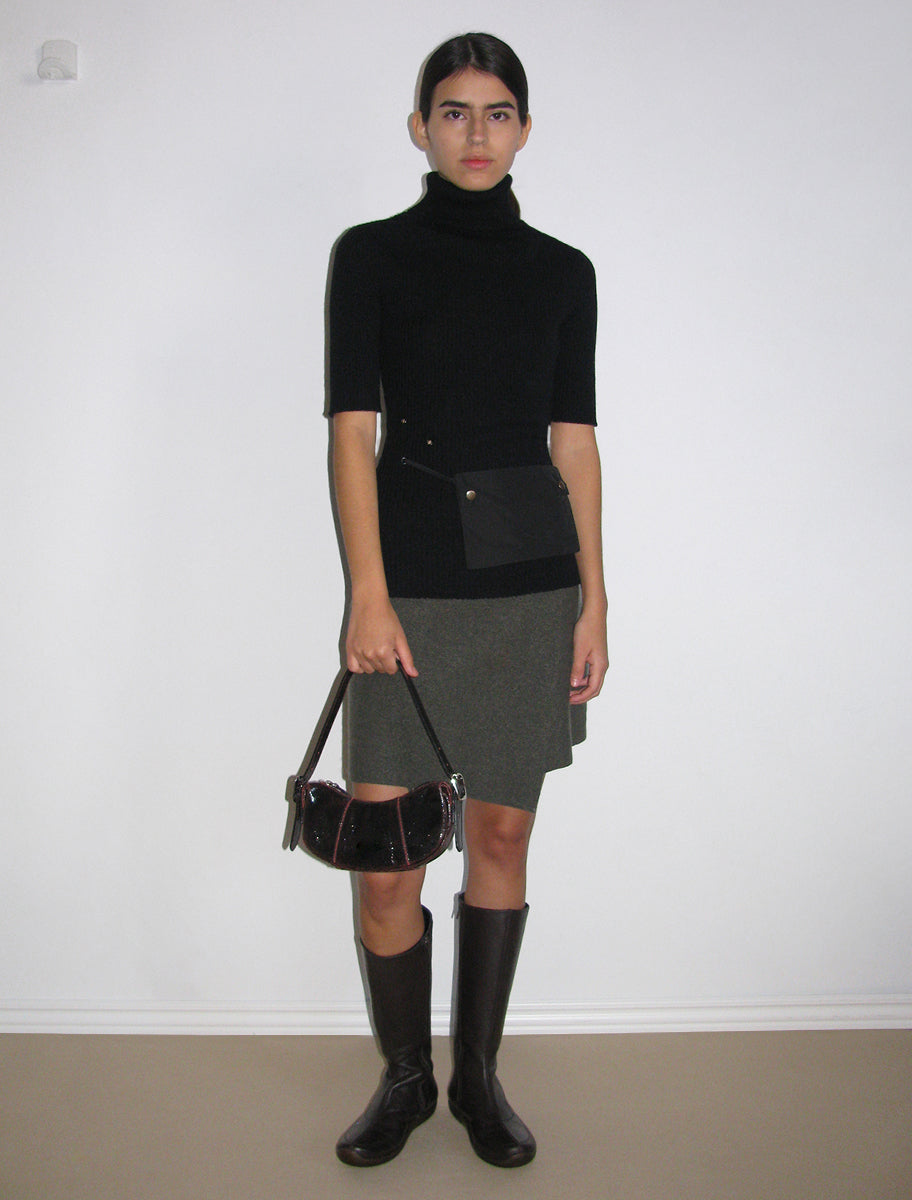 Mini bean leather embossed logo bag black