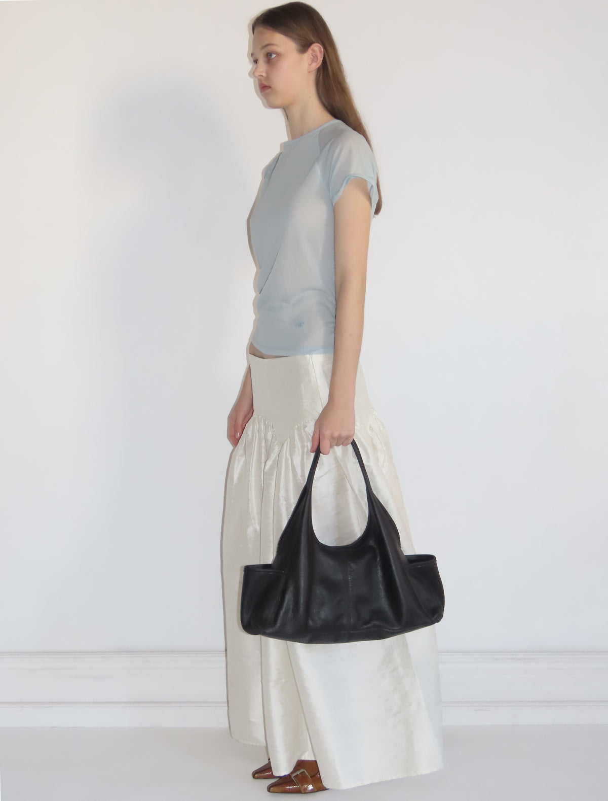 Querida pockets triangular shoelder bag black