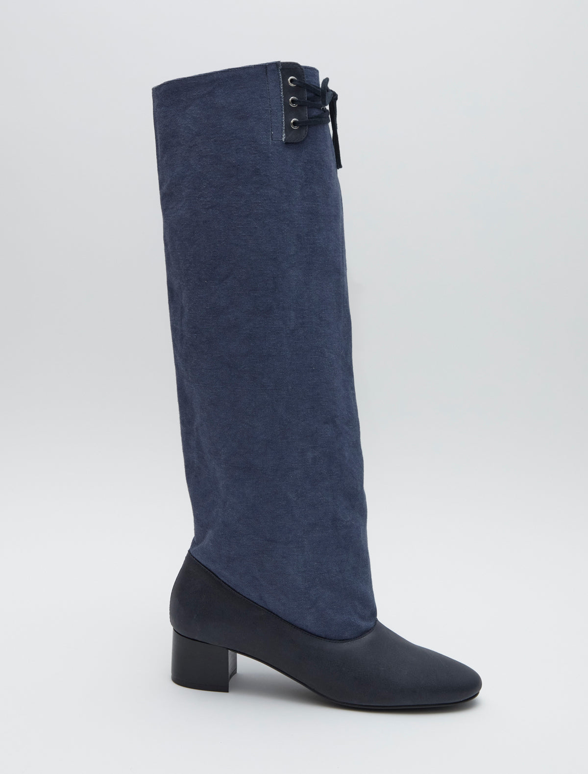 no 2605 / Victoria canvas