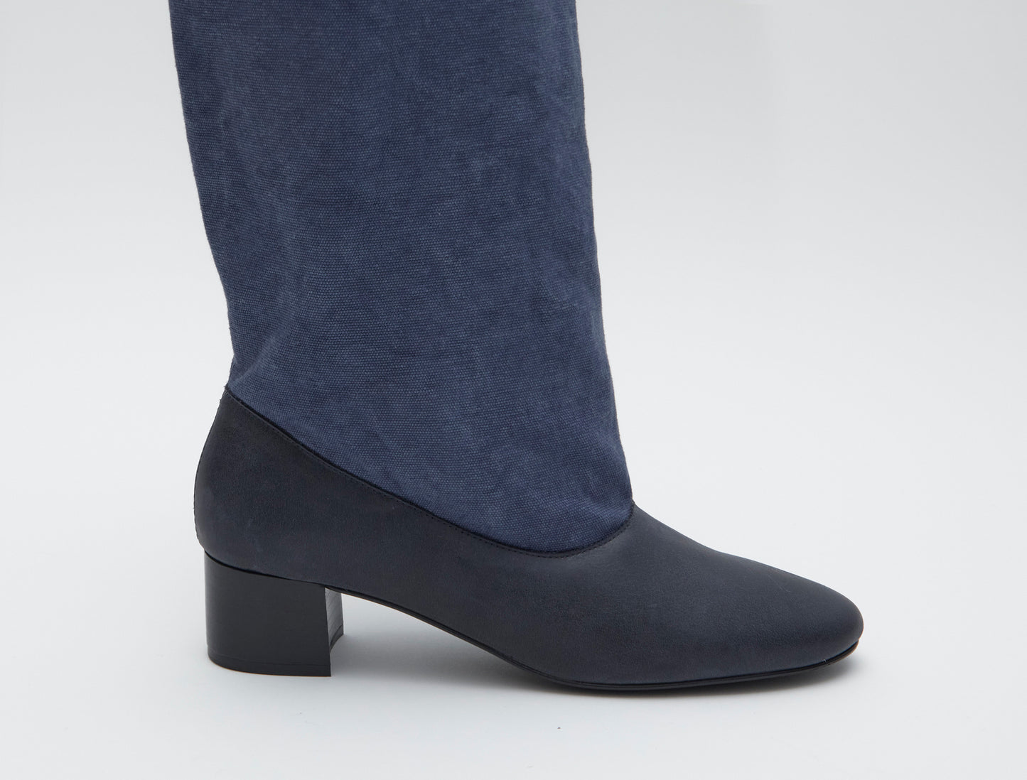 no 2605 / Victoria canvas