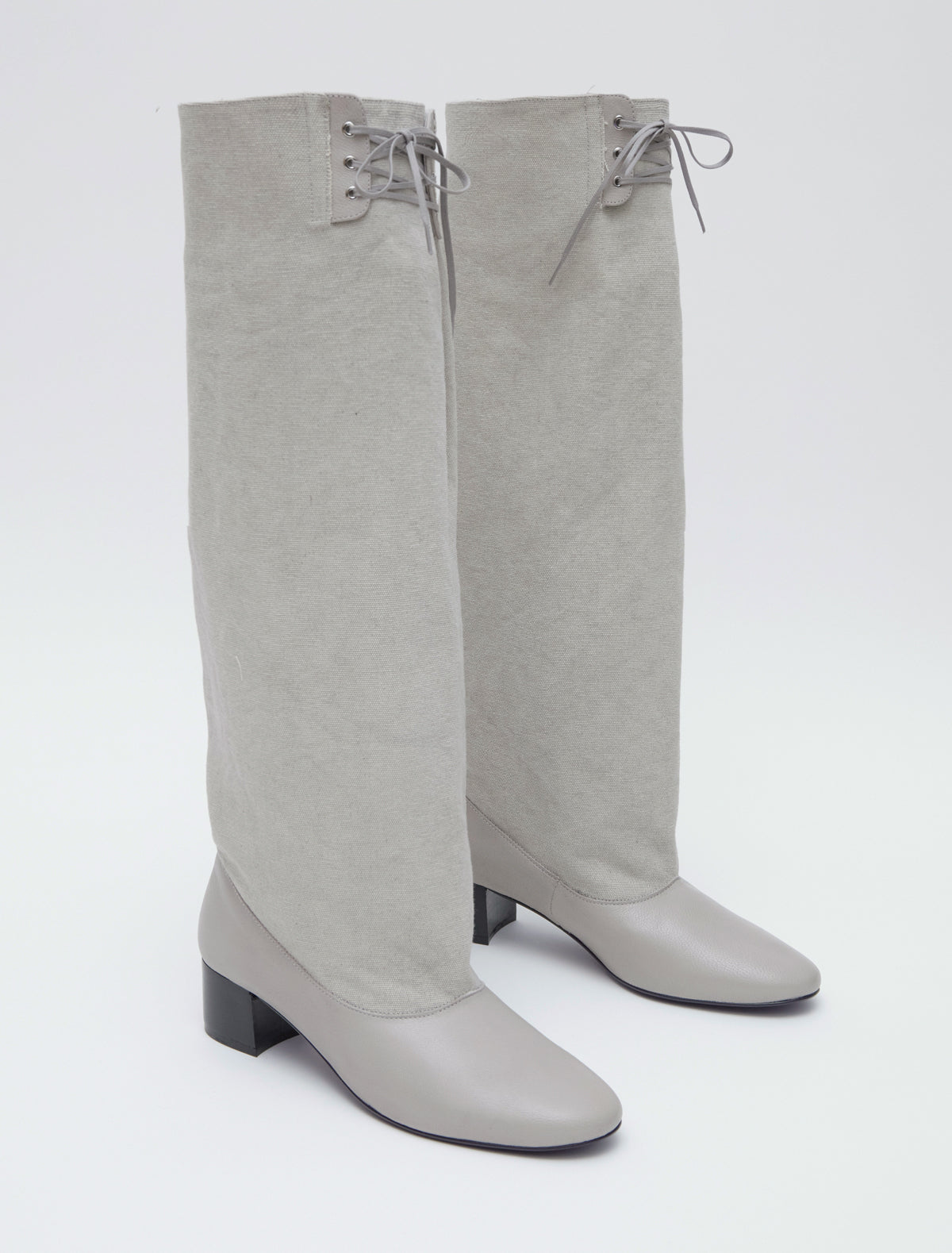 no 2605 / Victoria canvas
