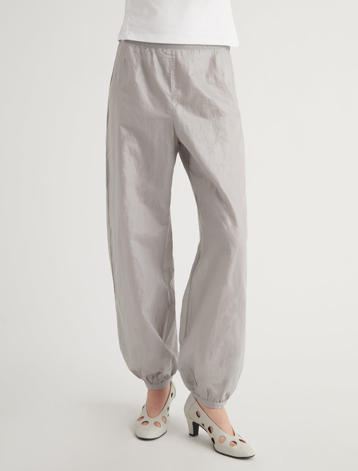 BOZA-Grey balloon-style pants made from fine cotton with a shiny