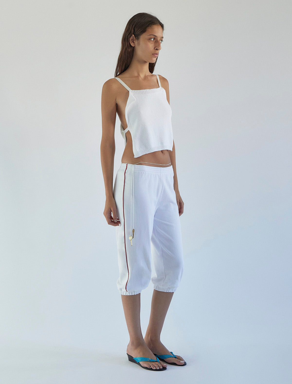 Lid knitted top panels ribbons white