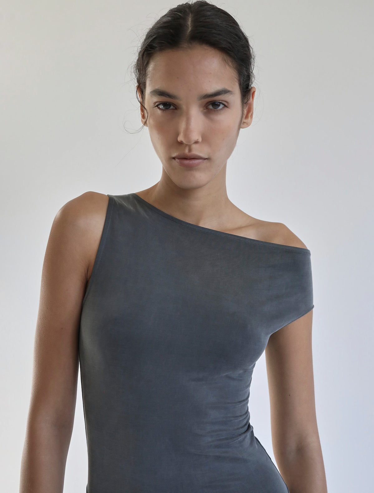 Mini yausi fitted dress asymmetric shoulders grey