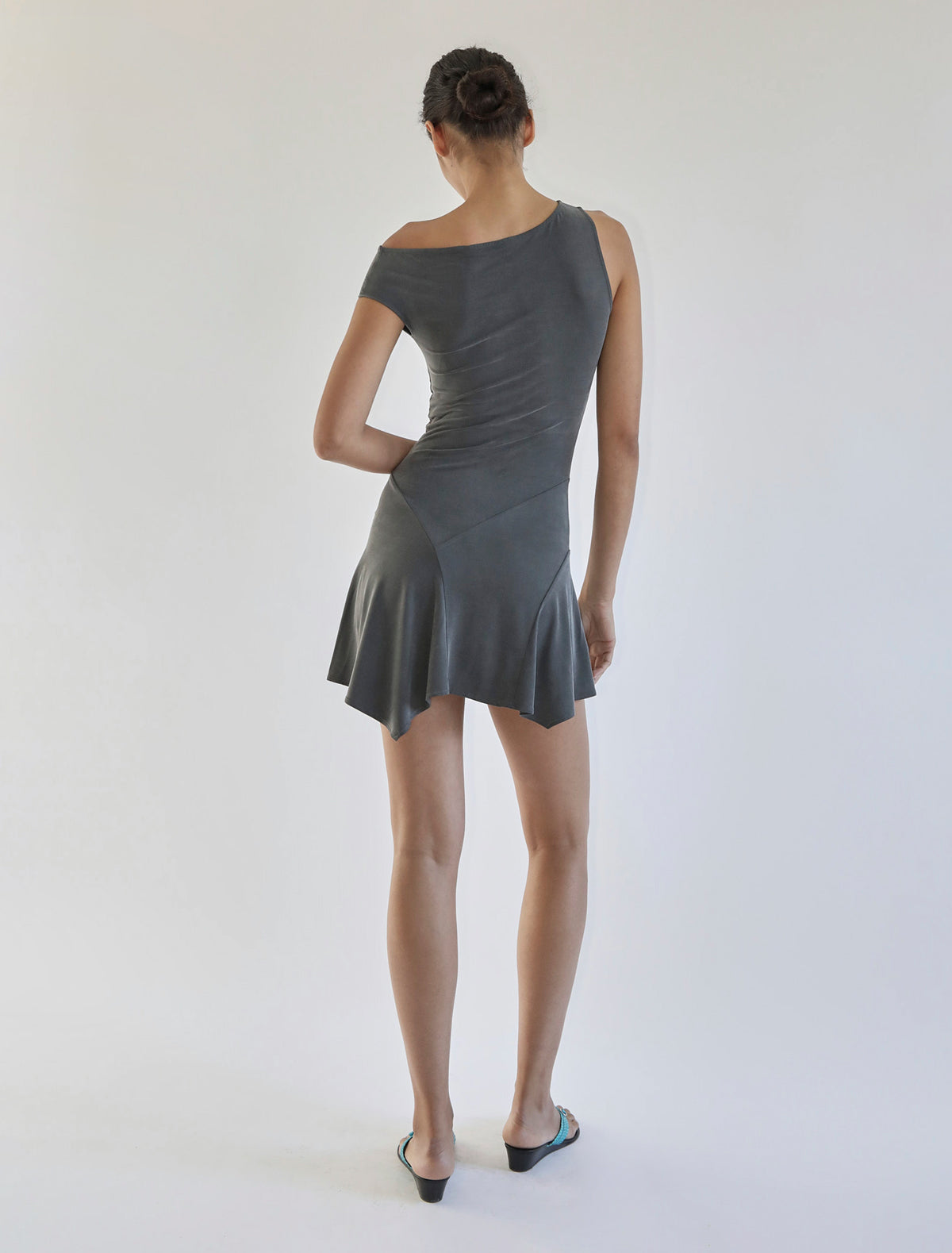 Mini yausi fitted dress asymmetric shoulders grey