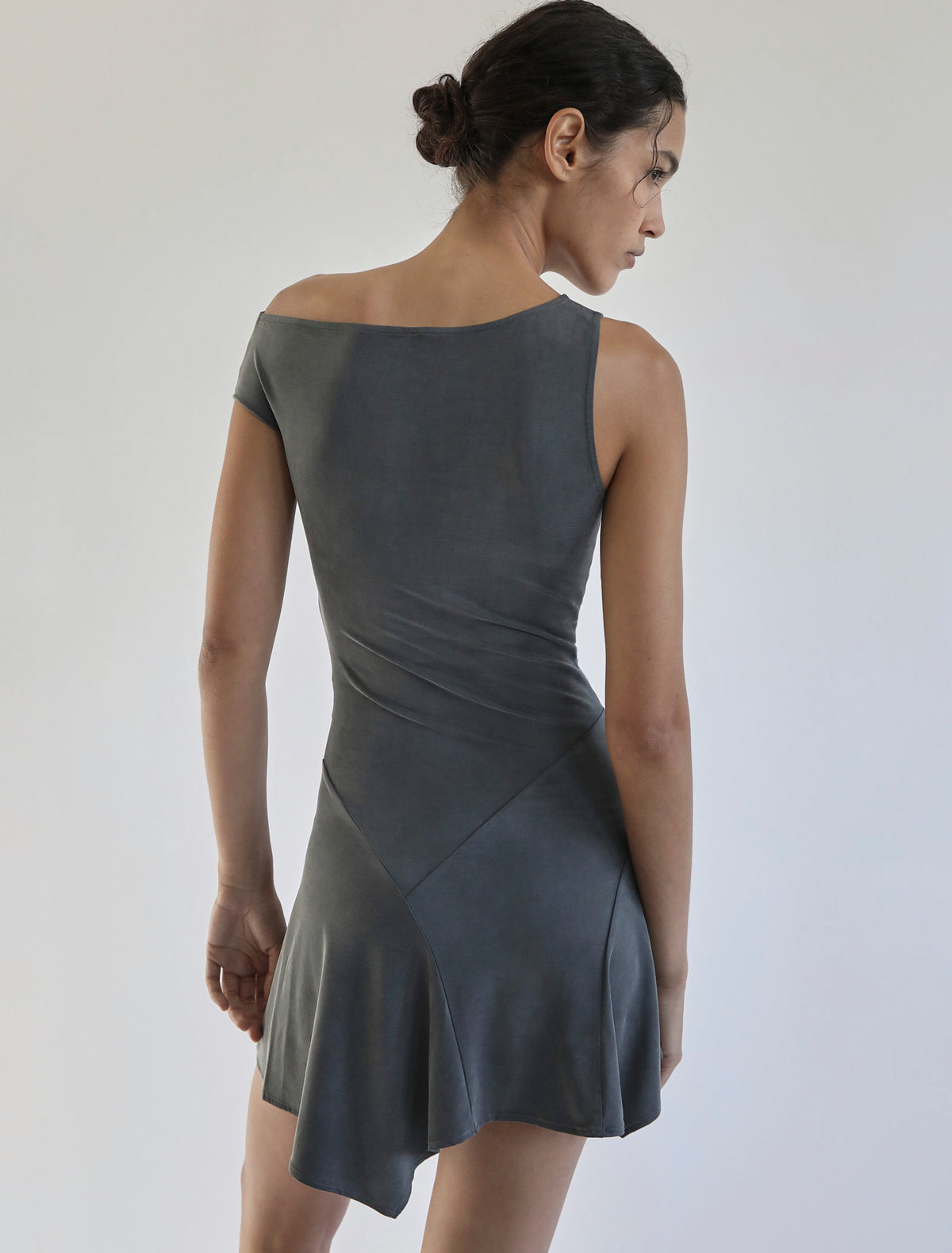 Mini yausi fitted dress asymmetric shoulders grey