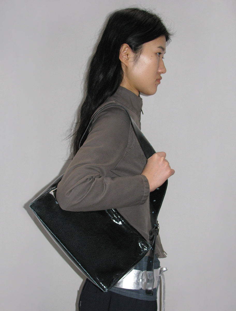 Squaredteabag soft leather bag buckle black