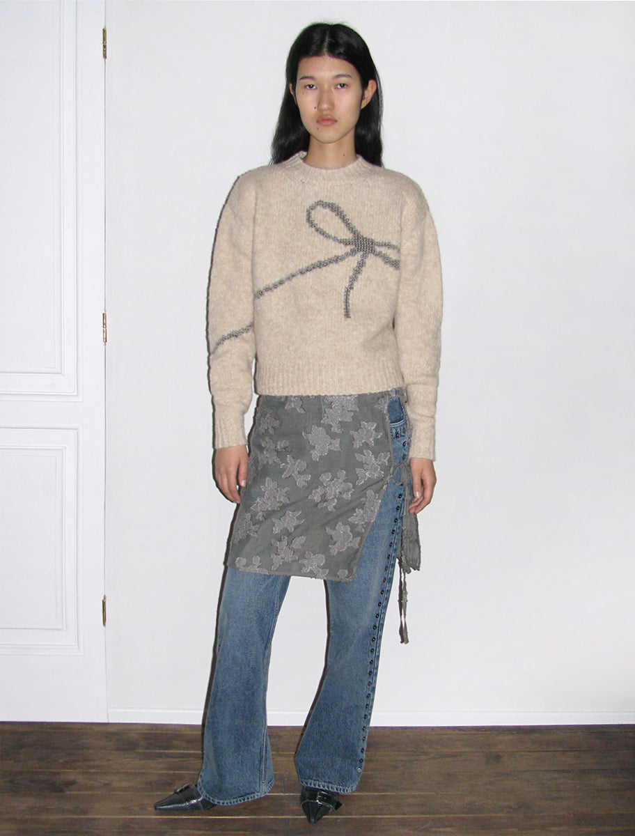 TANA-Soft knitted sweater with front ribbon intarsia