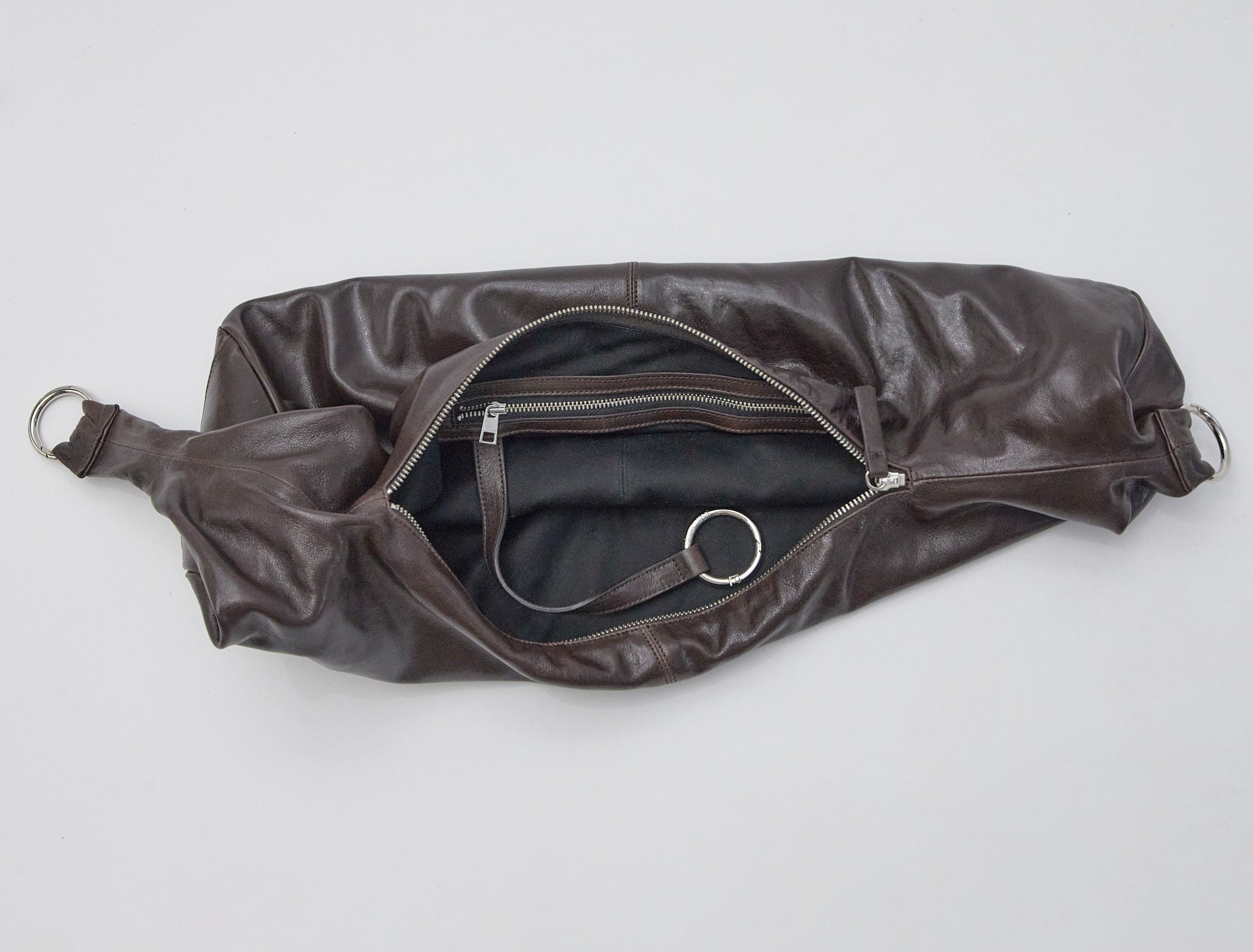 paloma wool バッグ レザー ダークブラウン DRY-Brown elongated, wrap-around hobo-style shoulder bag