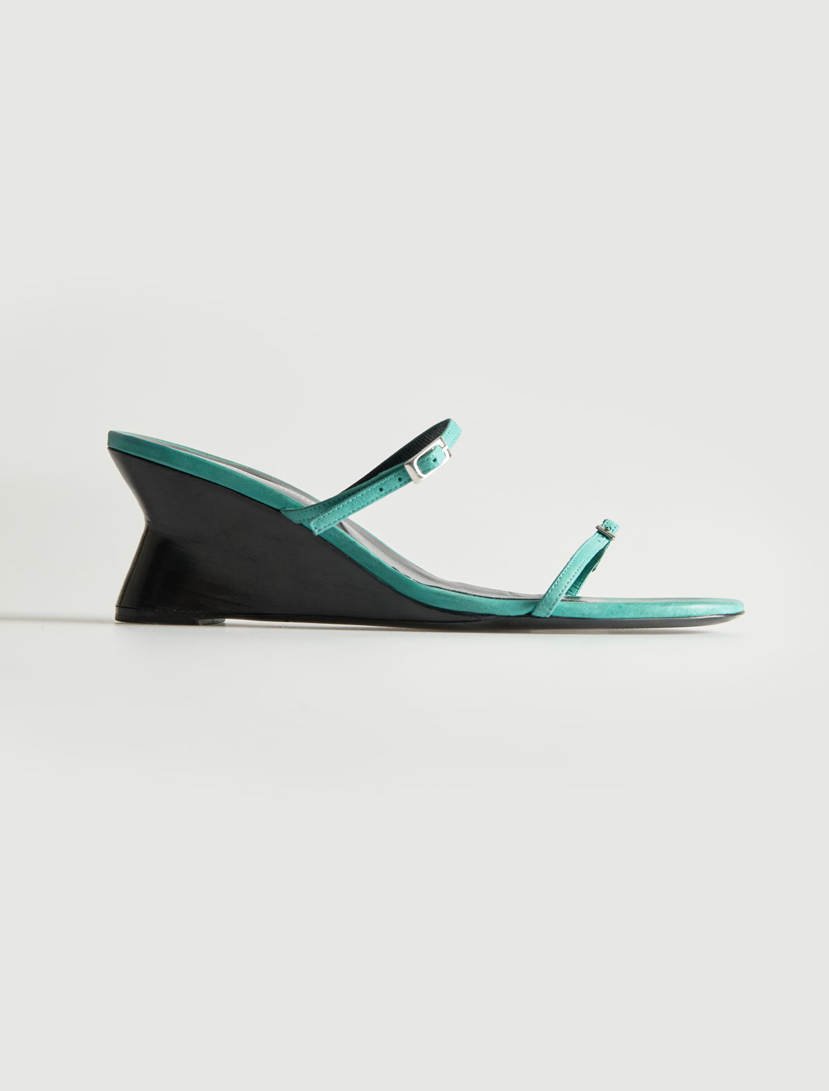 Bego curved 6 cm contrast wedge sandal thin buckle straps green