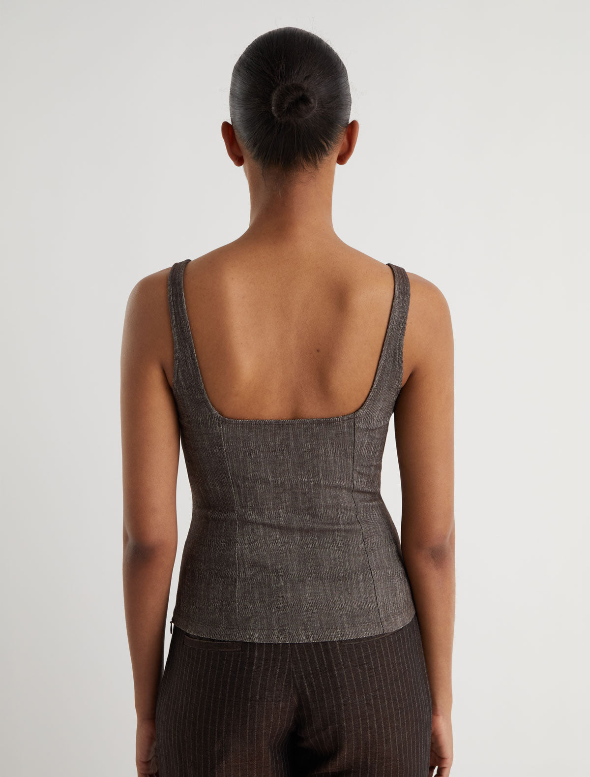 BONAIRE-Elastic strappy top with chest seam. Invisible side zipper