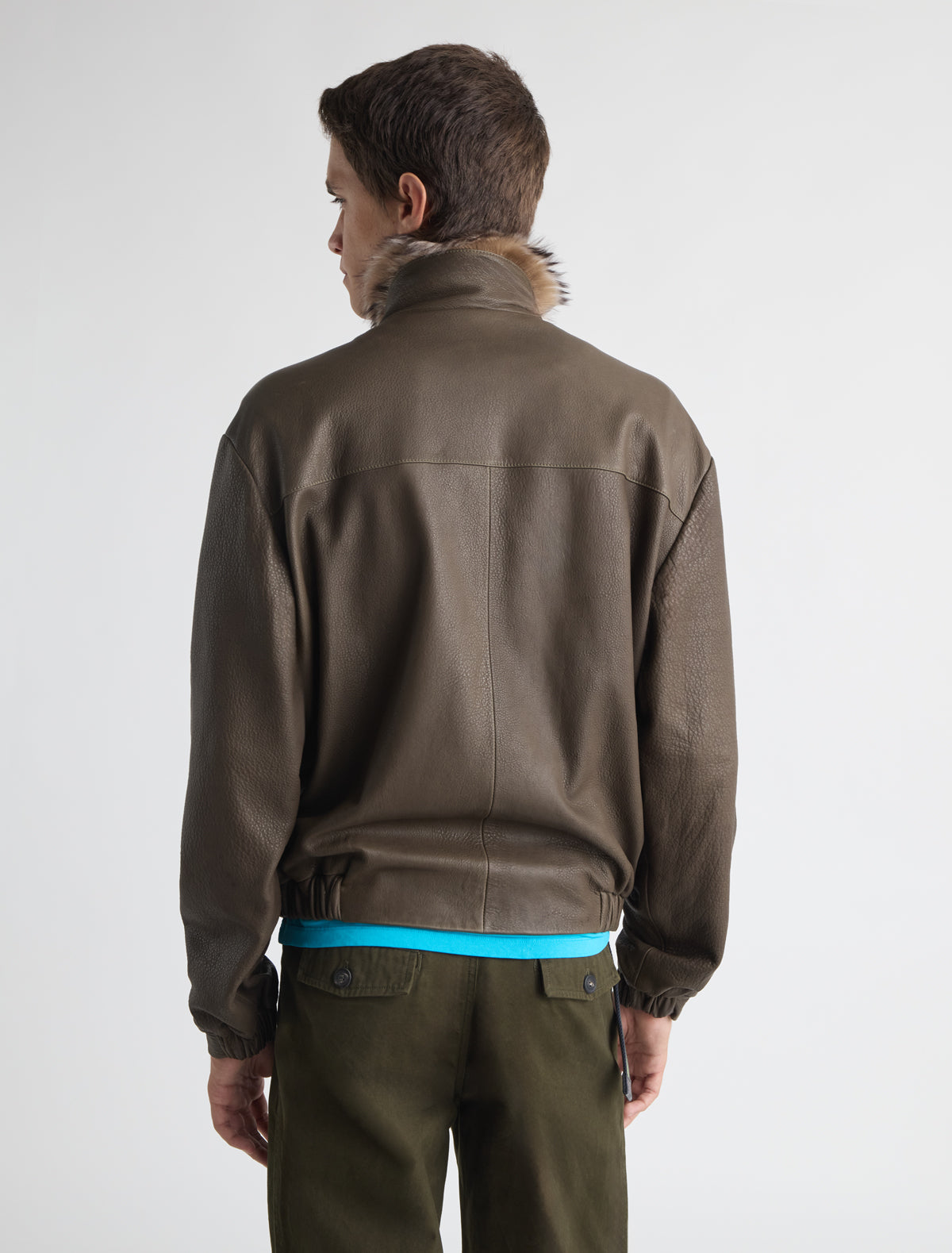 Miren khaki