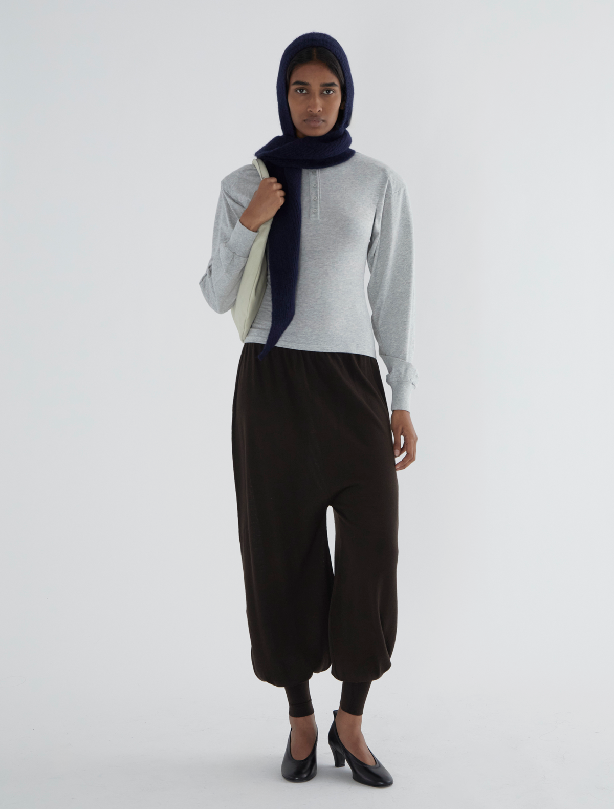 Coucou warm knitted bonnet wide tie darkblue