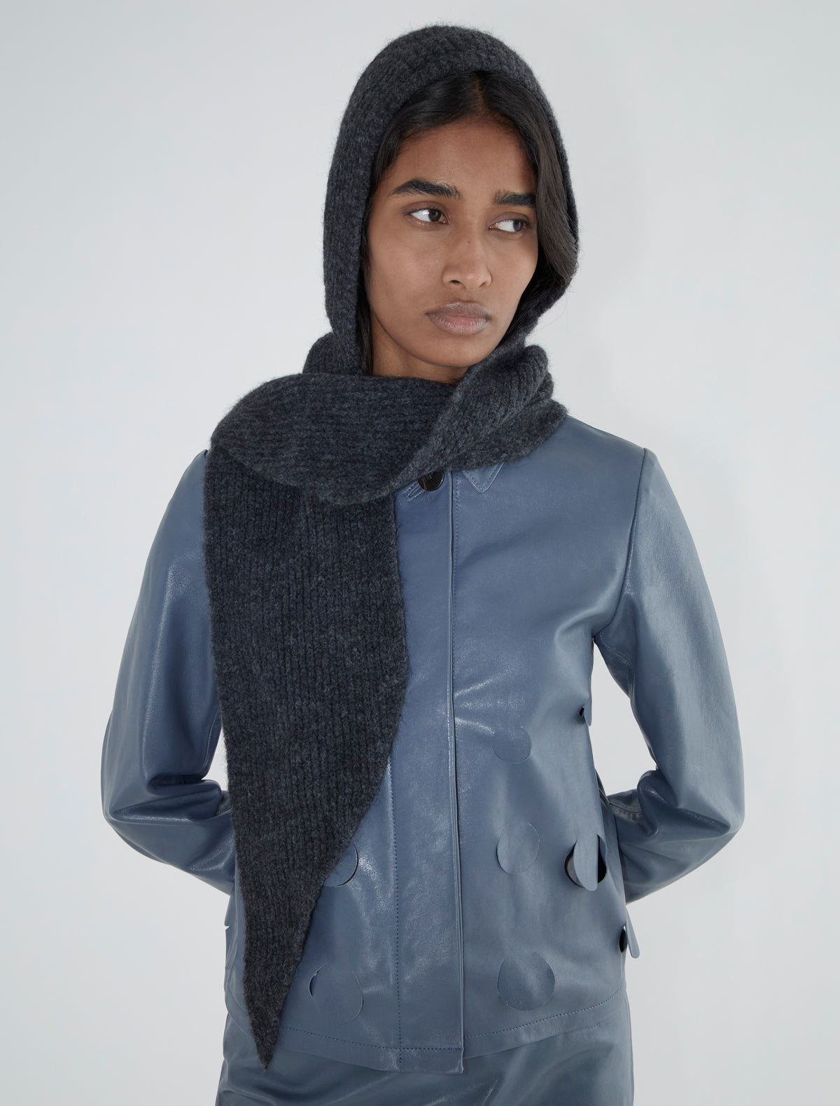 Coucou warm knitted bonnet wide tie darkgrey