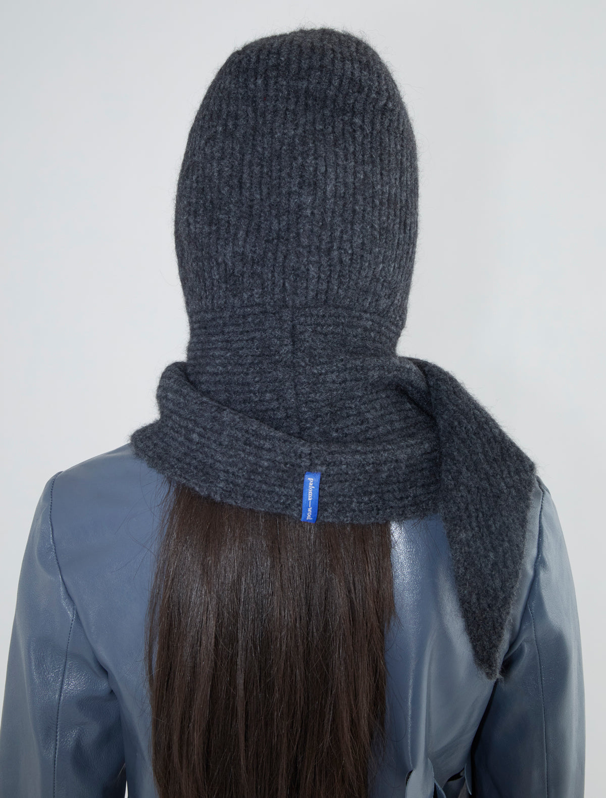 Coucou warm knitted bonnet wide tie darkgrey