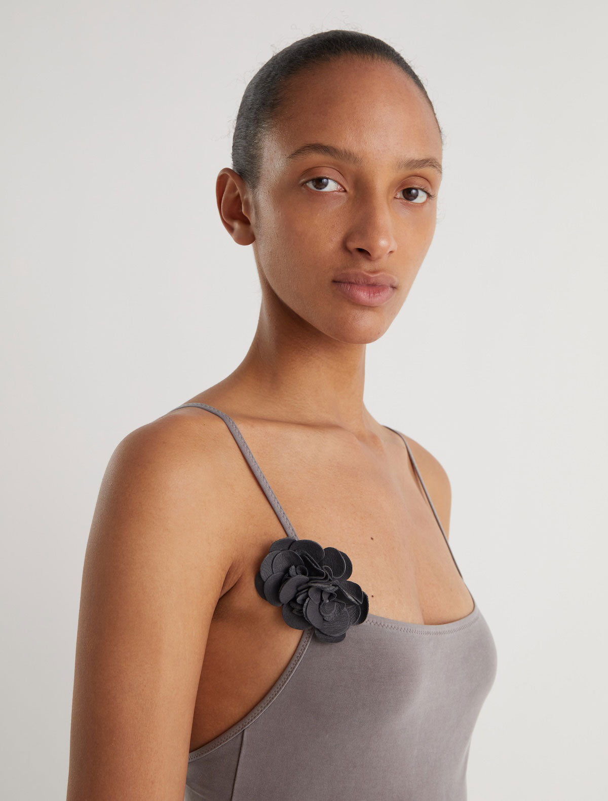 Dalia pin leather flower accessory snap button closure darkgrey