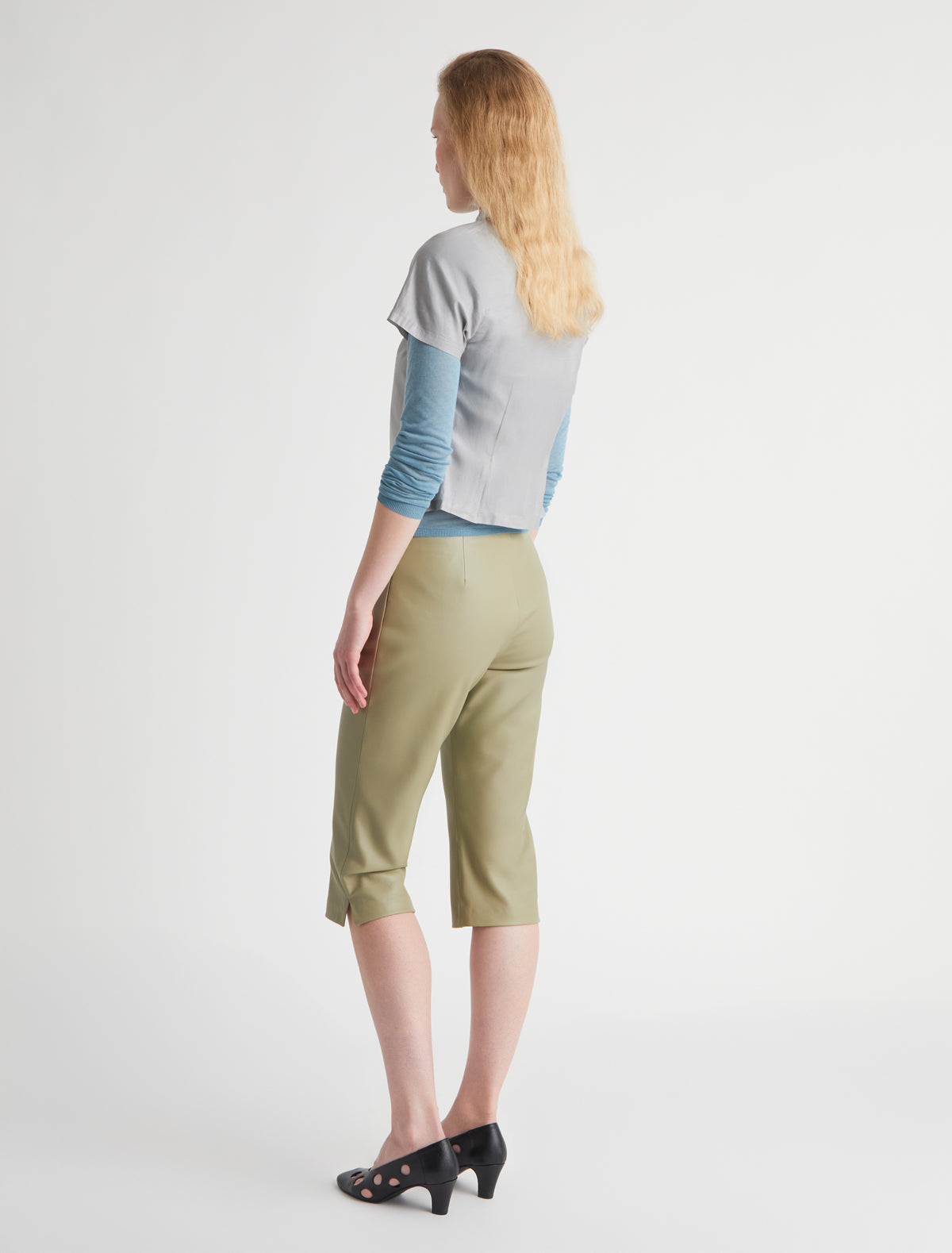 Long suau capri leather pants cut out details