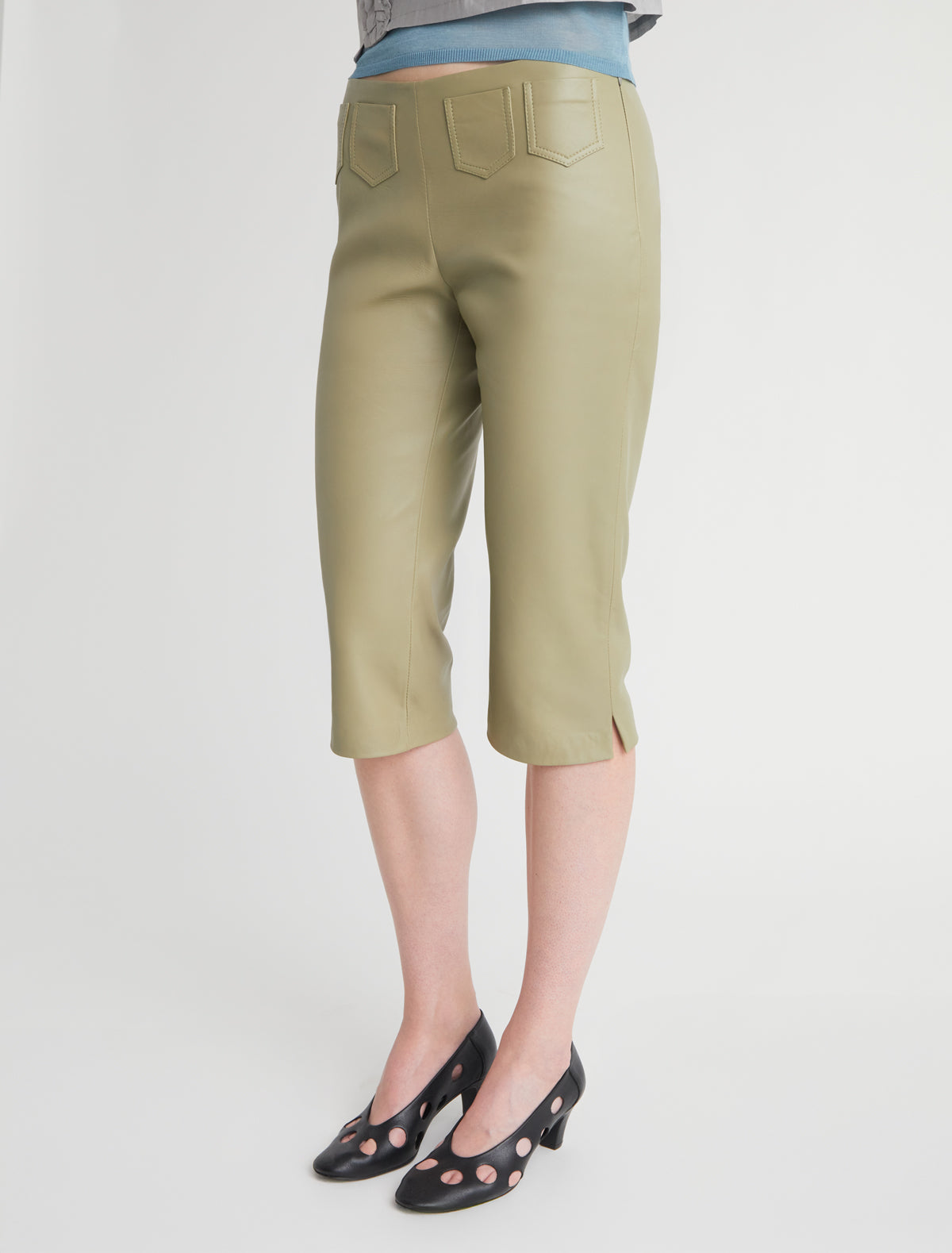 Long suau capri leather pants cut out details