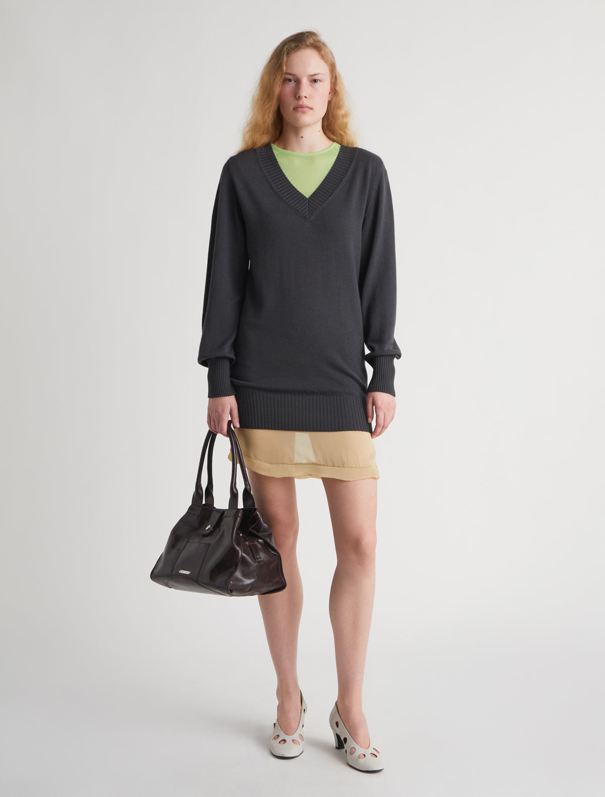 JUMP-Grey v-neck knit sweater with dropped shoulders – paloma wool