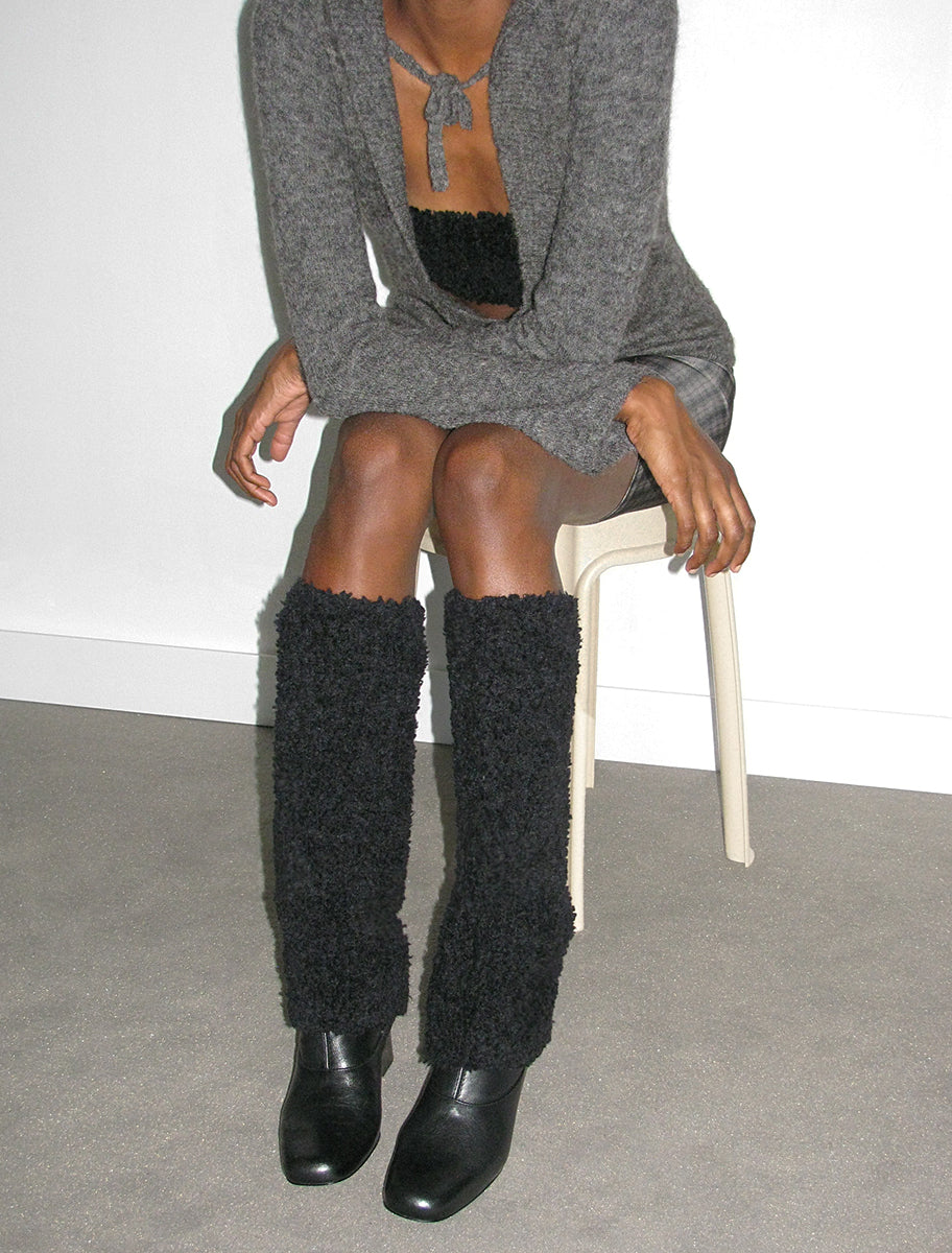 Jolie knitted leg warmers black