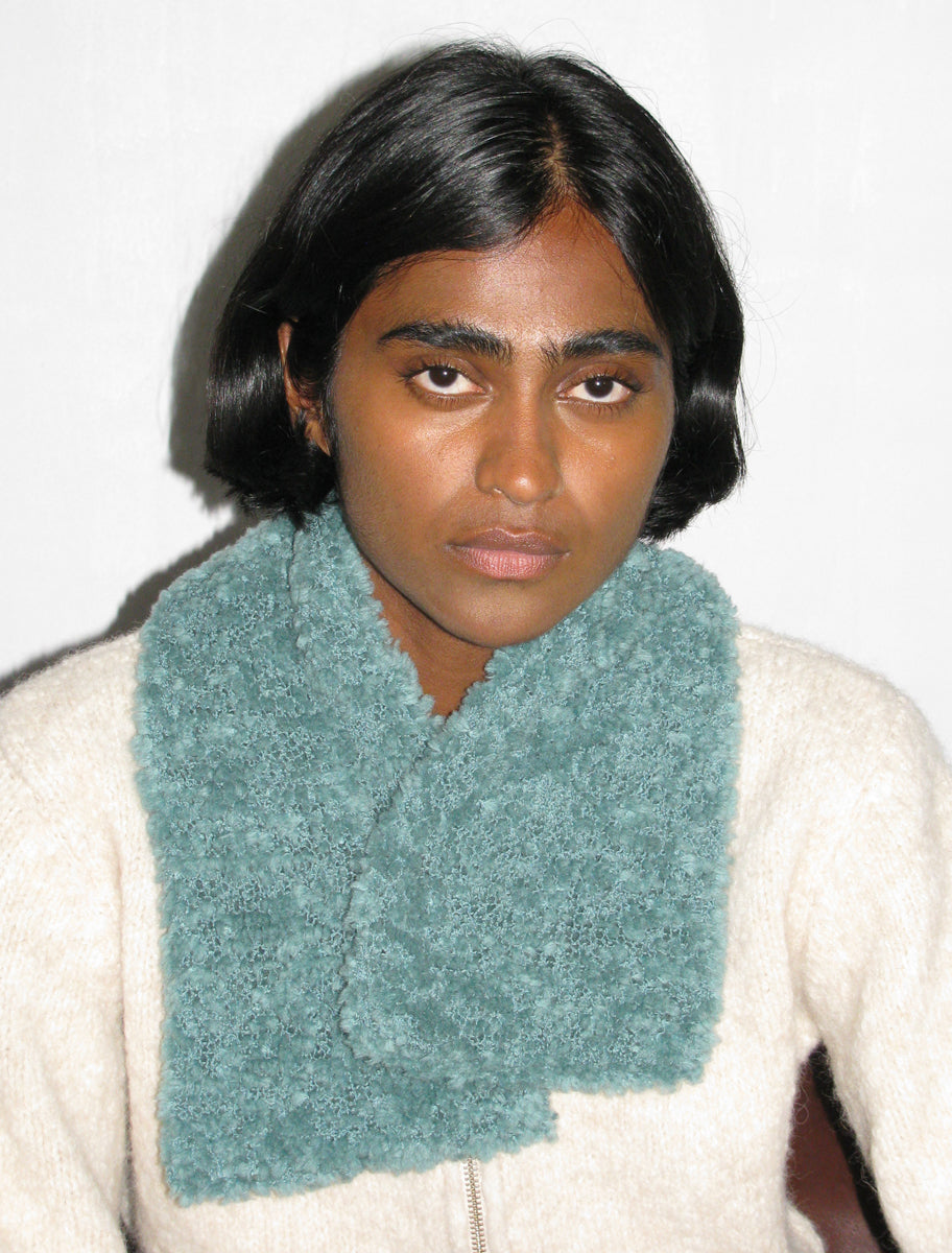 Emilie knitted short scarf mint