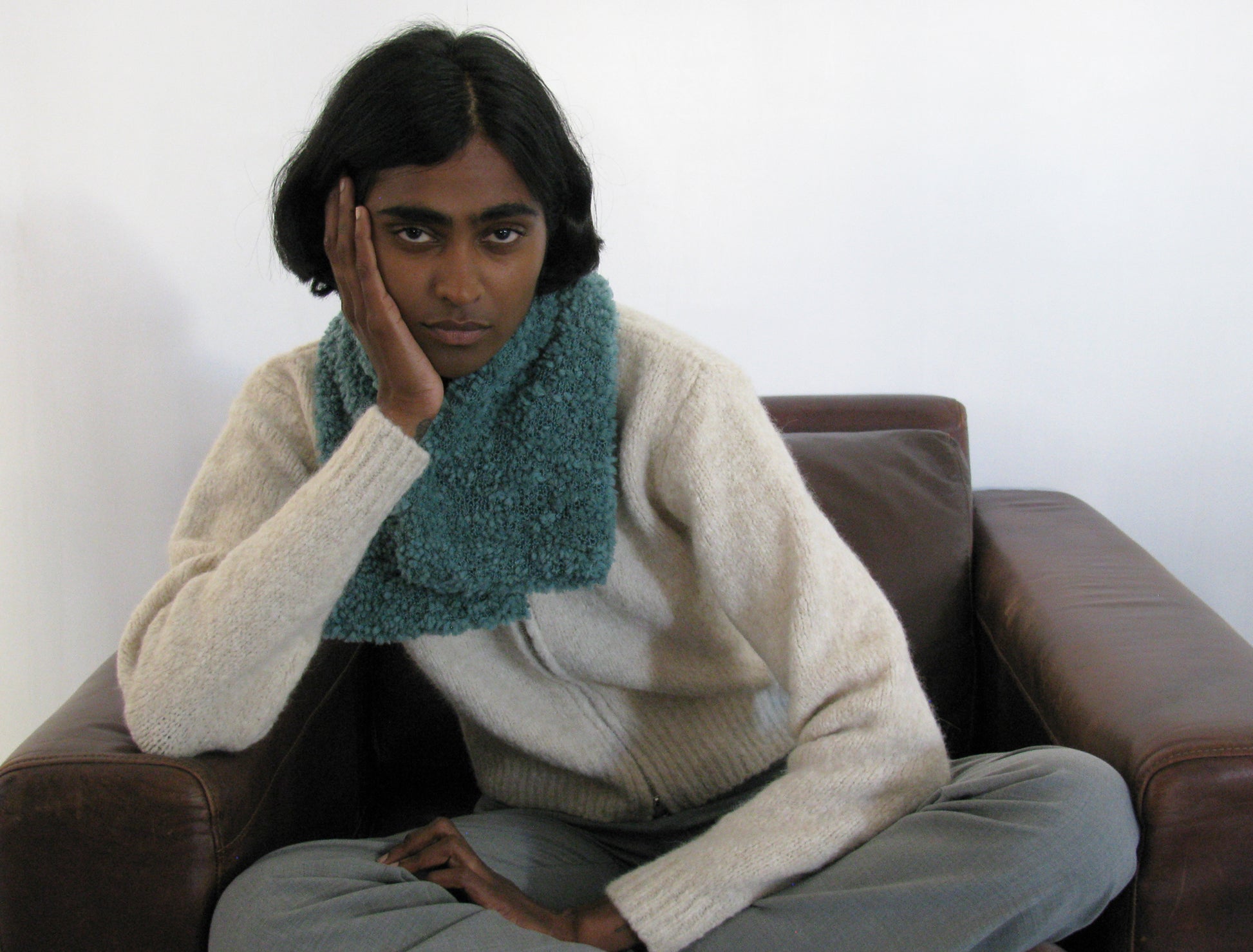 Emilie knitted short scarf mint