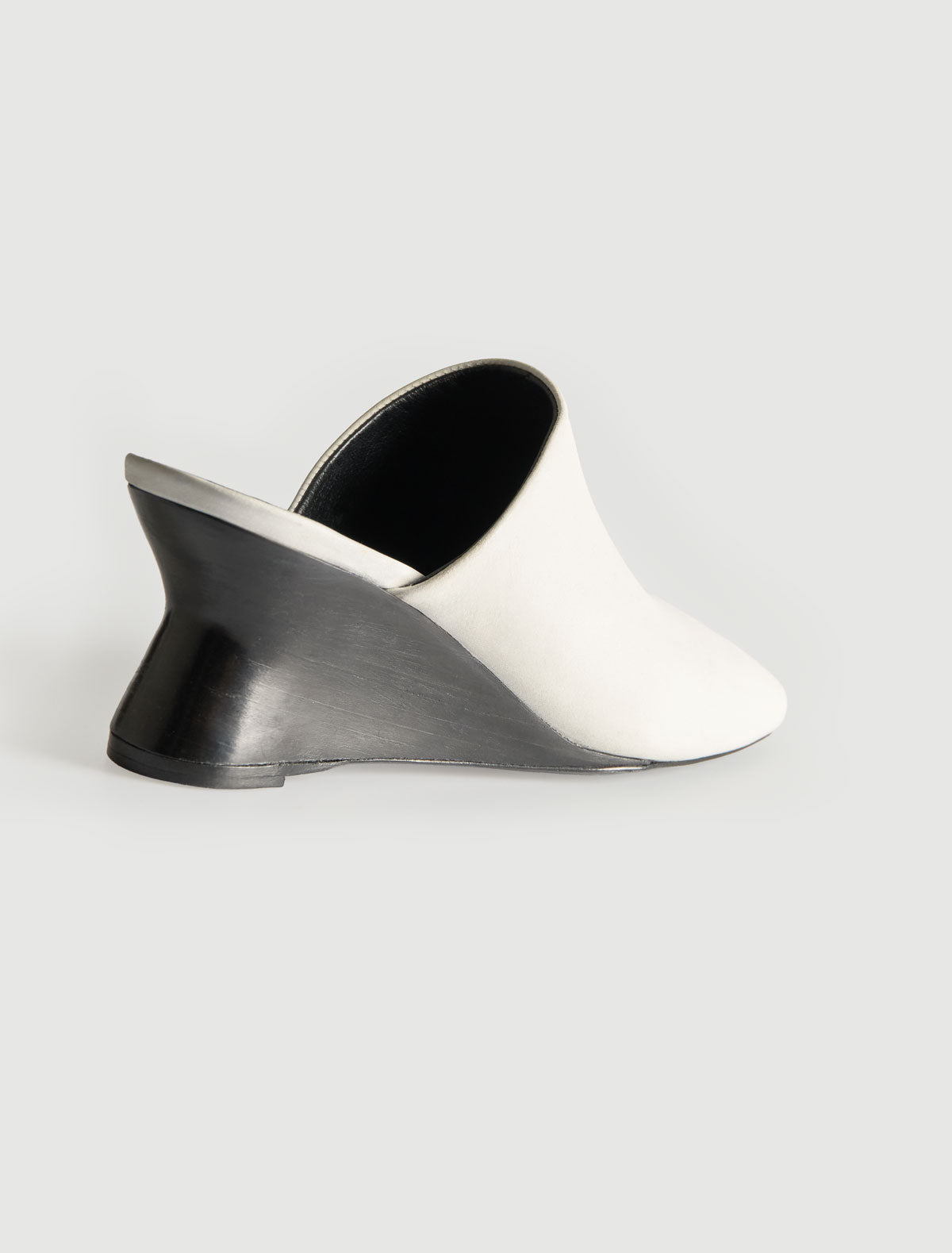 Jacinta curved 6 cm contrast wedge mule offwhite