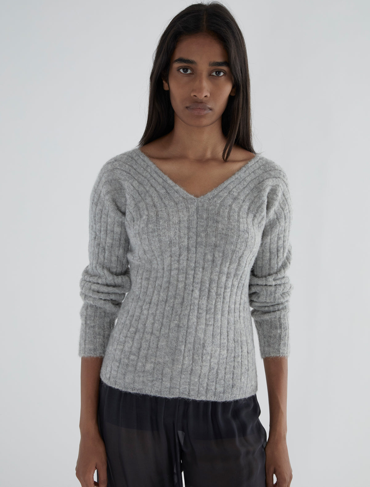 Vita v neck wool sweater grey