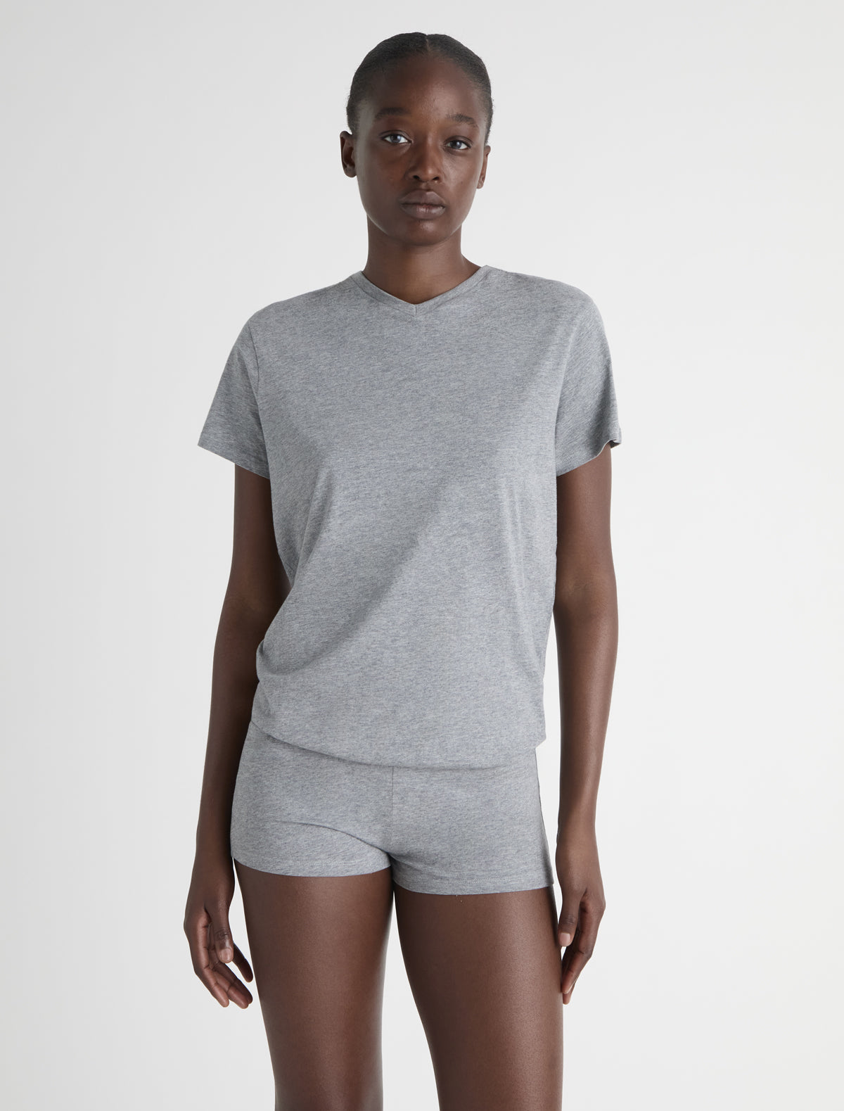 no 2977 / Larry V-neck