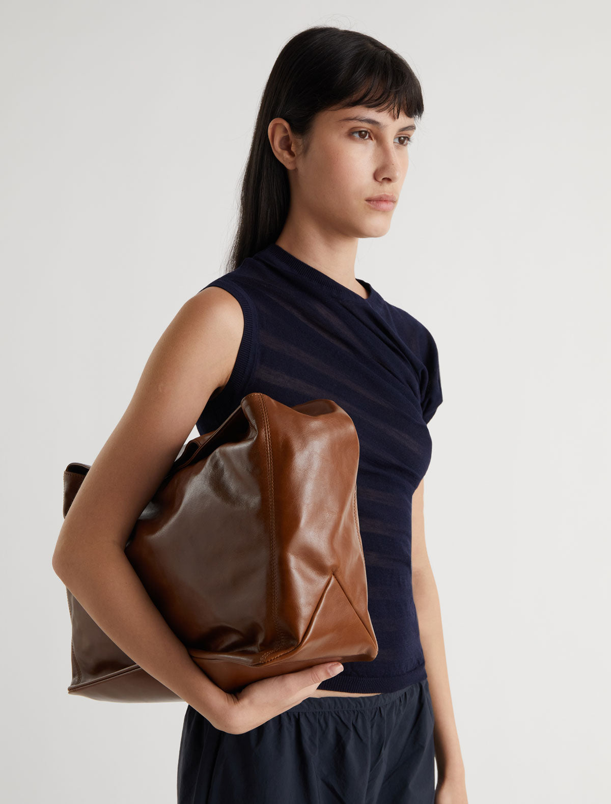 LISA-Brown large leather bag with a wide handle – paloma wool