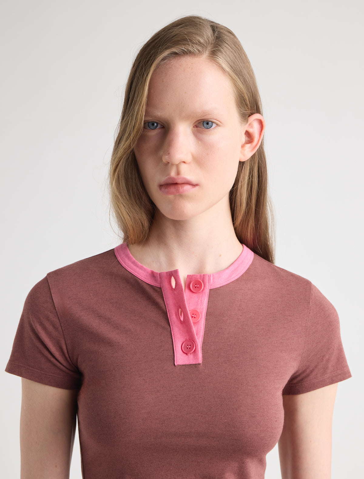 Loreta short sleeve fitted cotton top button placket contrast piping pink