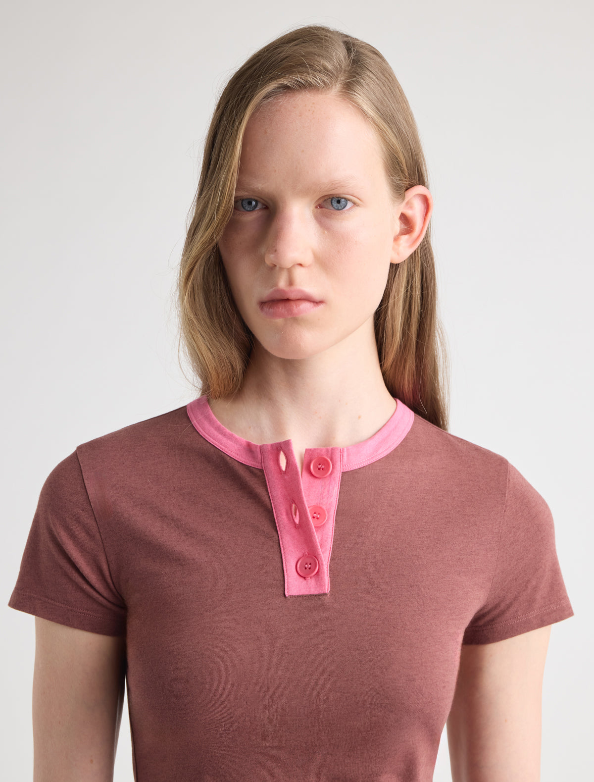 Loreta short sleeve fitted cotton top button placket contrast piping pink