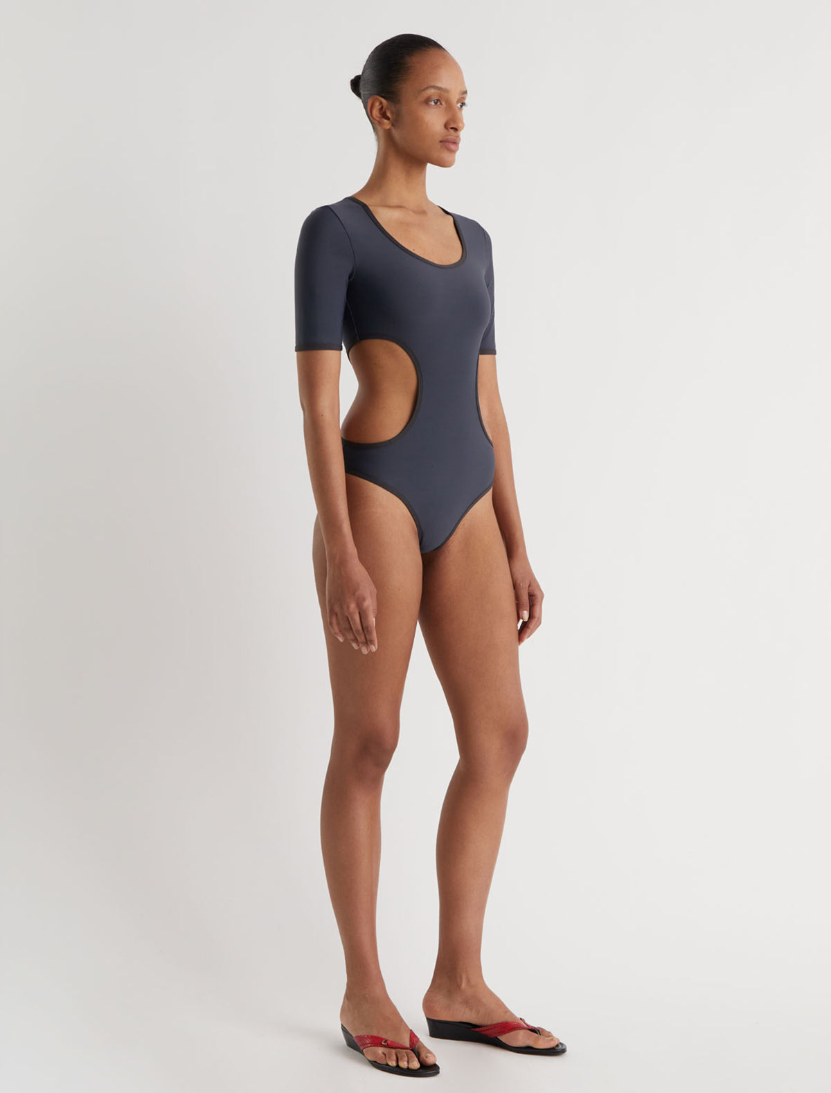 Minu short sleeve trikini with contrast piping grey