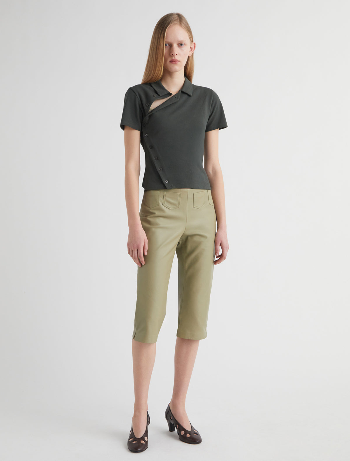 NICO-Khaki short-sleeved, asymmetric buttoned top – paloma wool