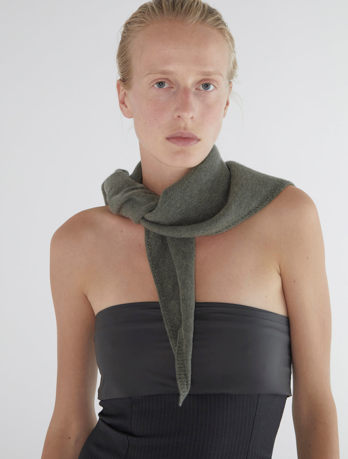 Prima soft warm wool triangle scarf lightkhaki