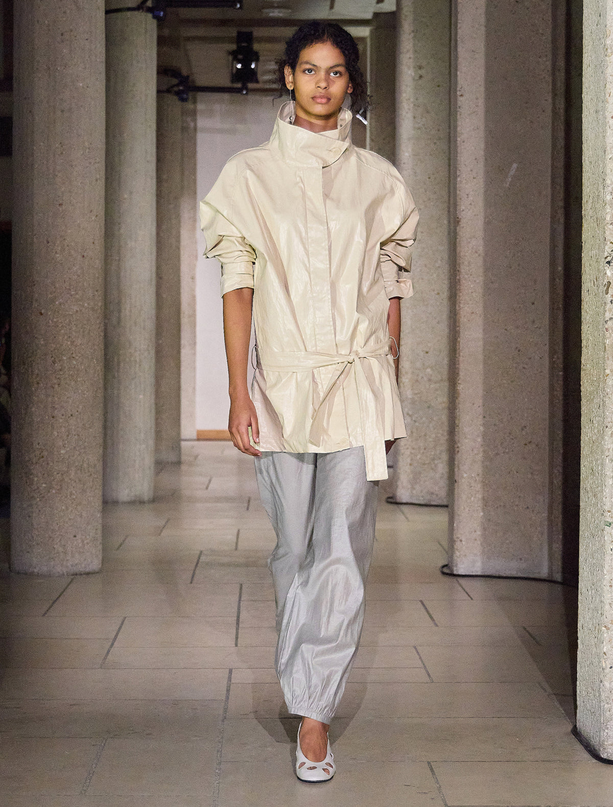 BOZA-Grey balloon-style pants made from fine cotton with a shiny