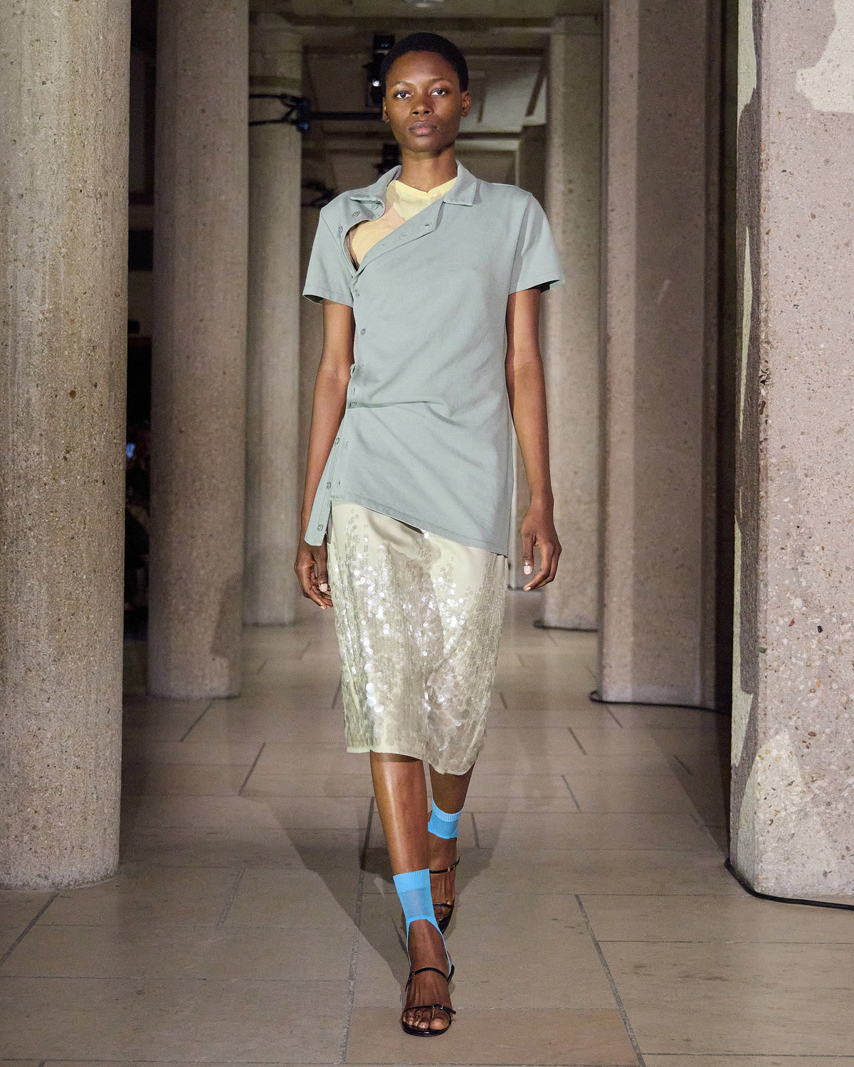 NICO DRESS-Khaki short-sleeved, asymmetric buttoned dress – paloma