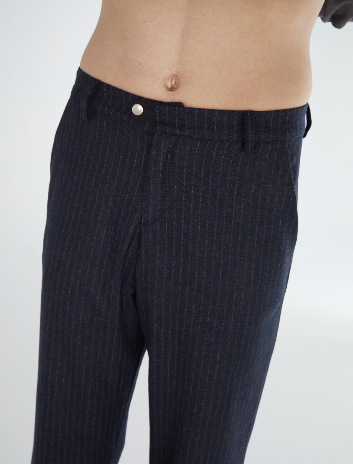 Arze men trousers tab detail snap hem