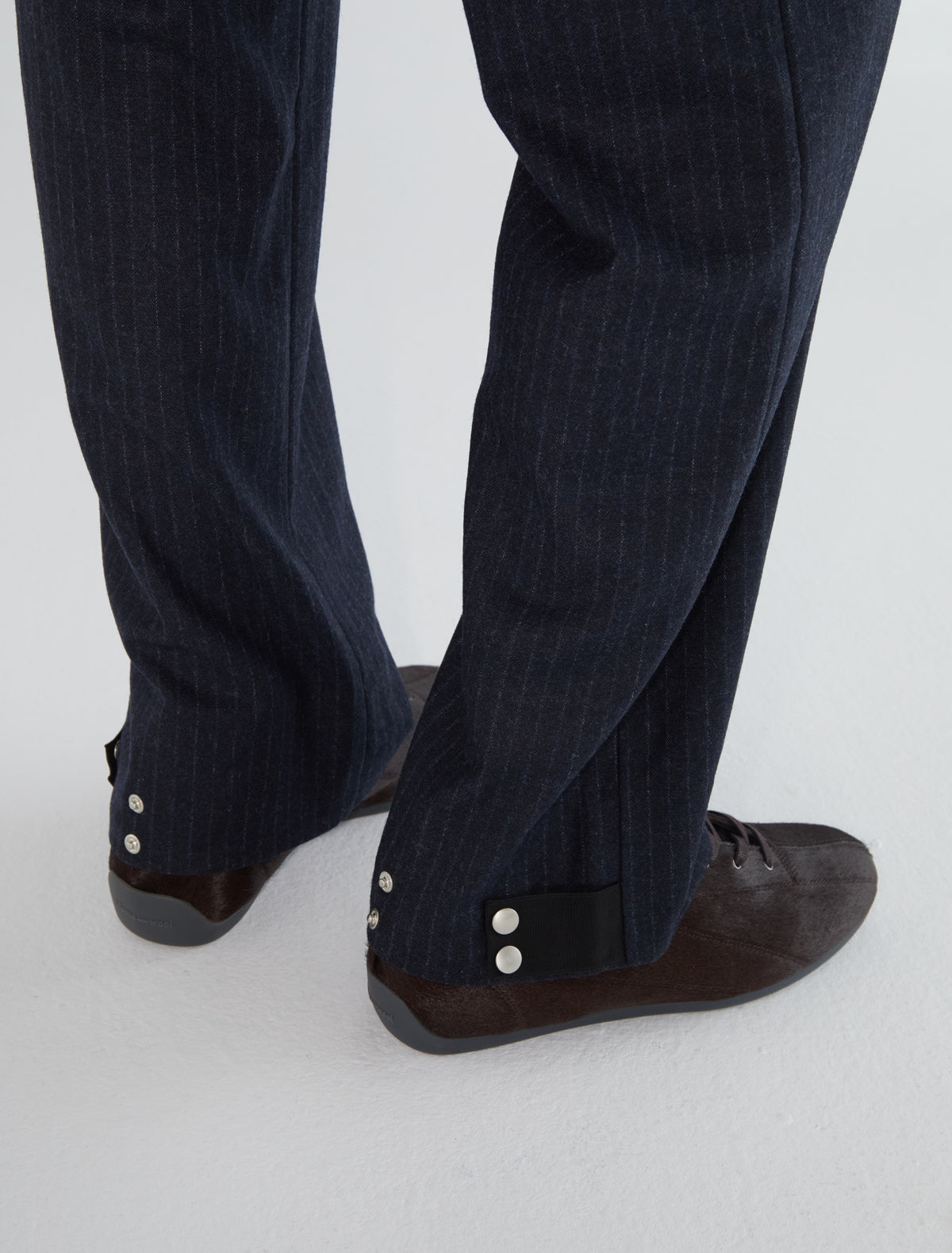 Arze men trousers tab detail snap hem