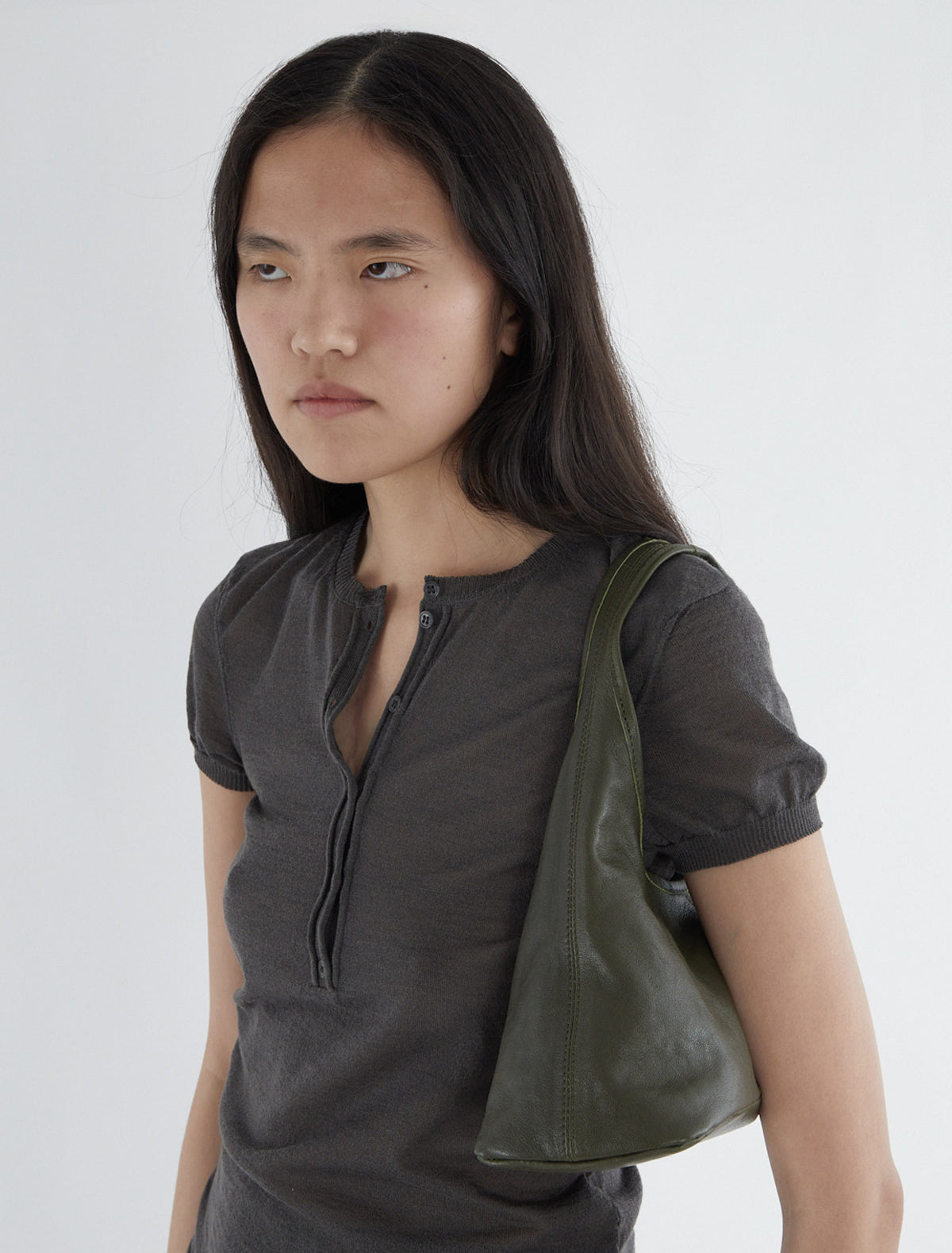 Querida triangular shaped handbag handle khaki